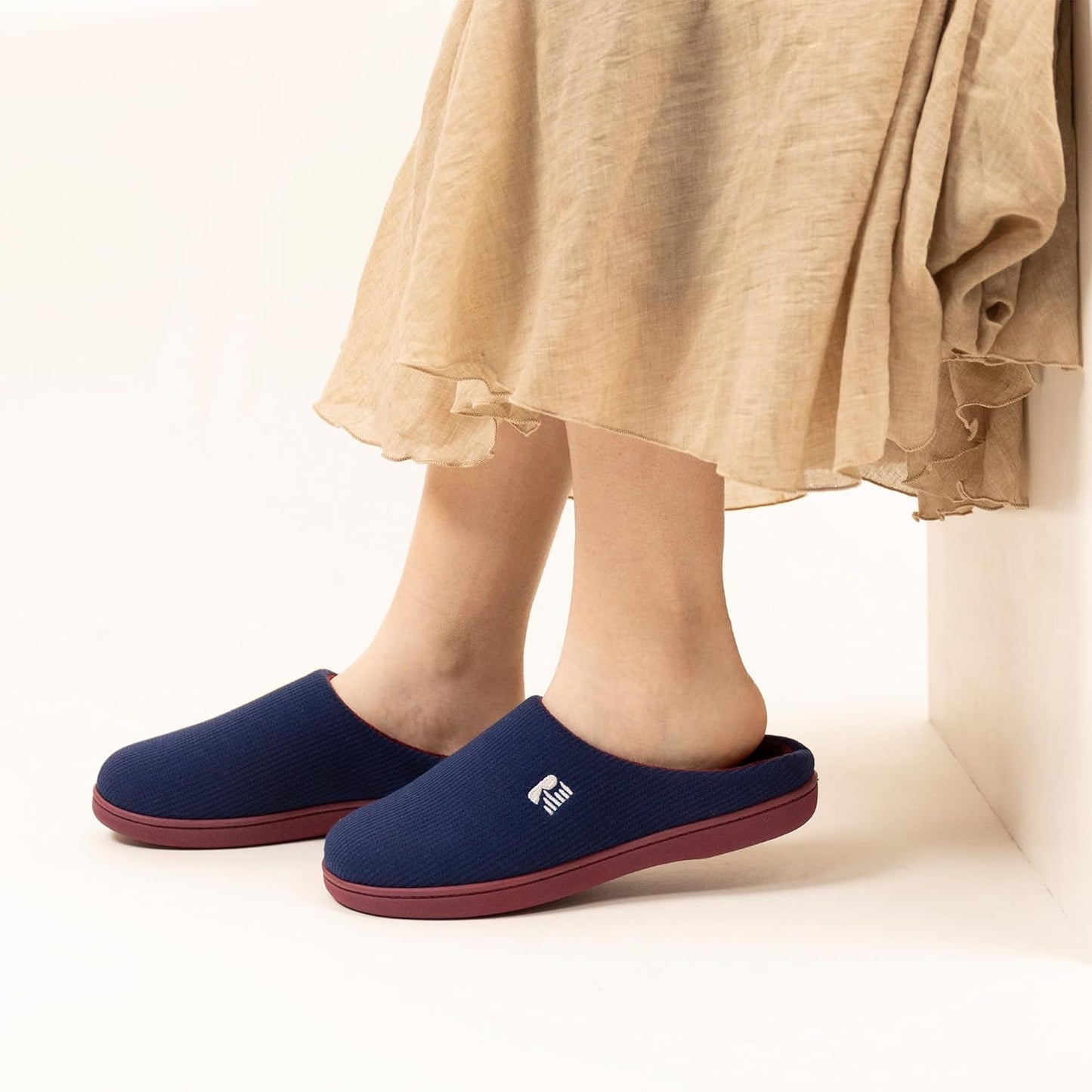 RockDove Women's Original Two-Tone Memory Foam Slipper